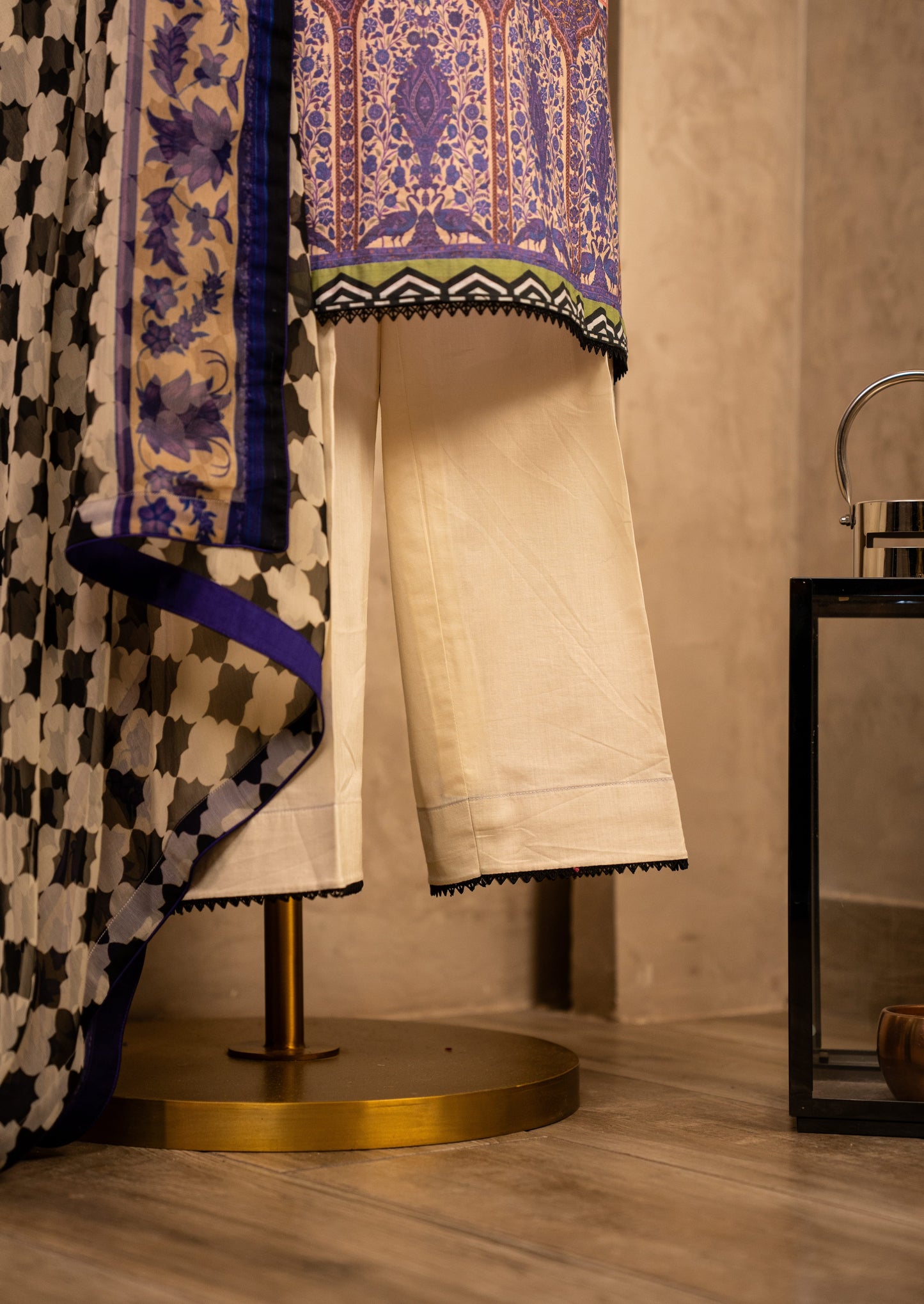 Lawn Printed Suit Set With Chiffon Dupatta