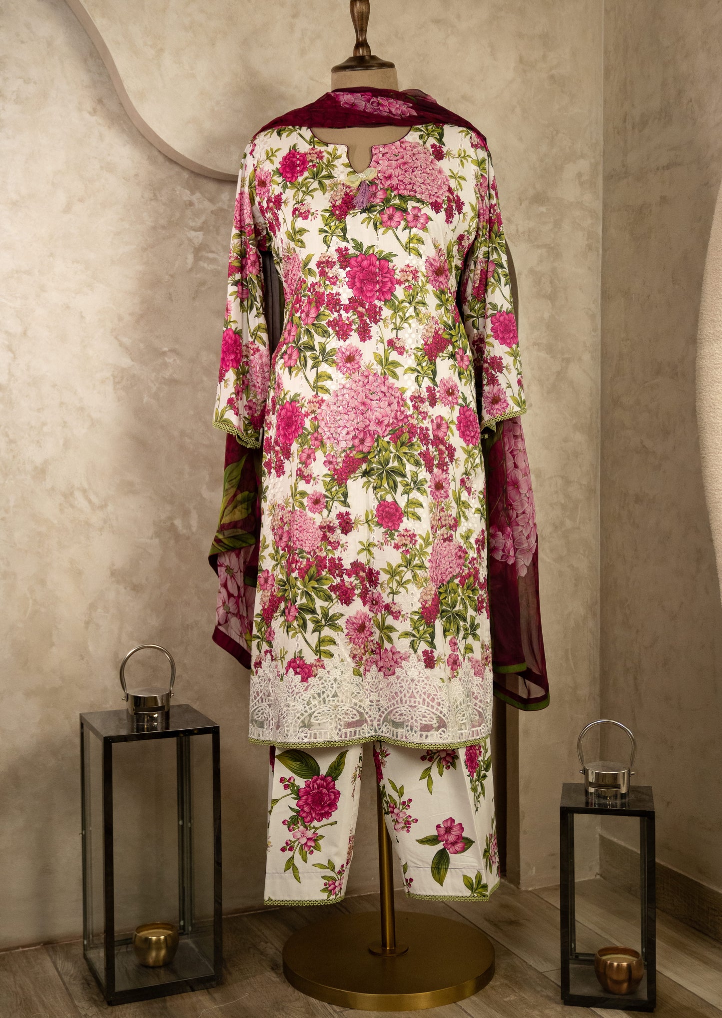Floral Printed Suit Set With Parallel Pants & Dupatta
