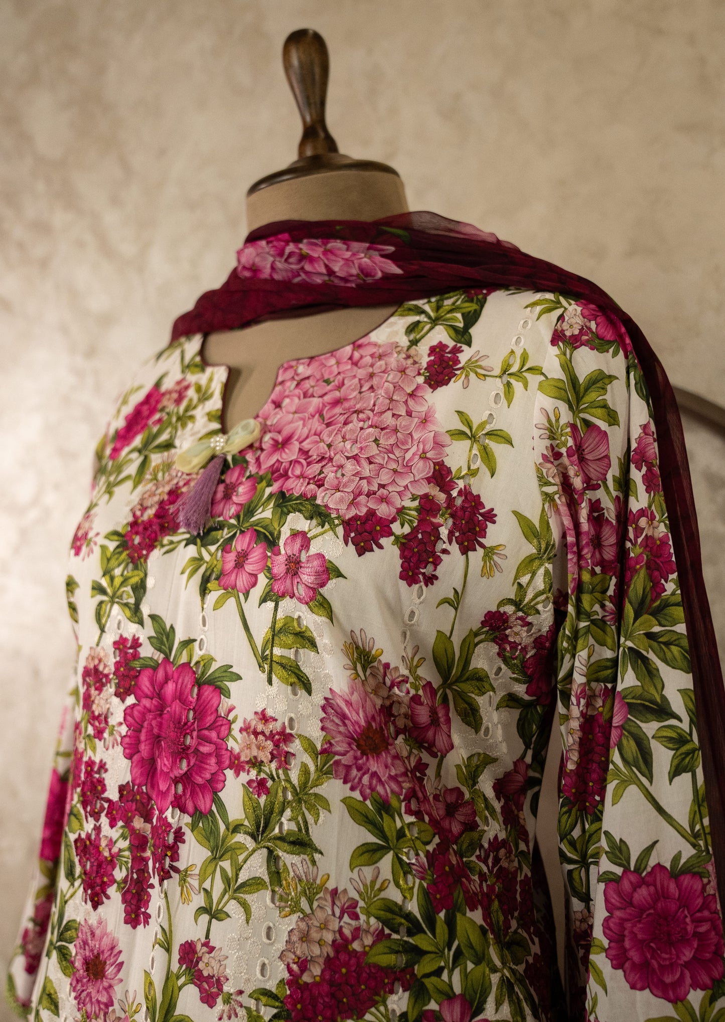 Floral Printed Suit Set With Parallel Pants & Dupatta