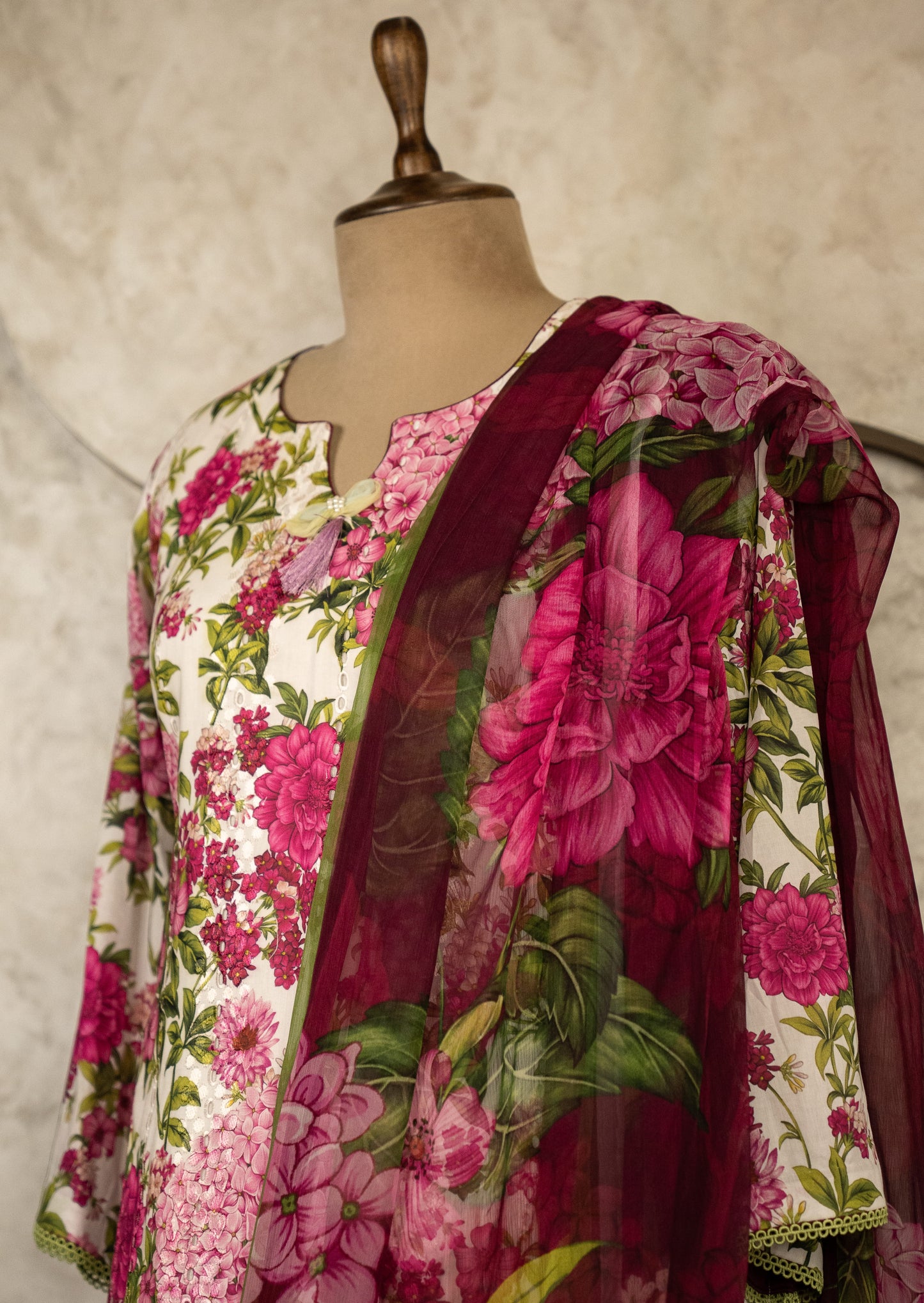 Floral Printed Suit Set With Parallel Pants & Dupatta
