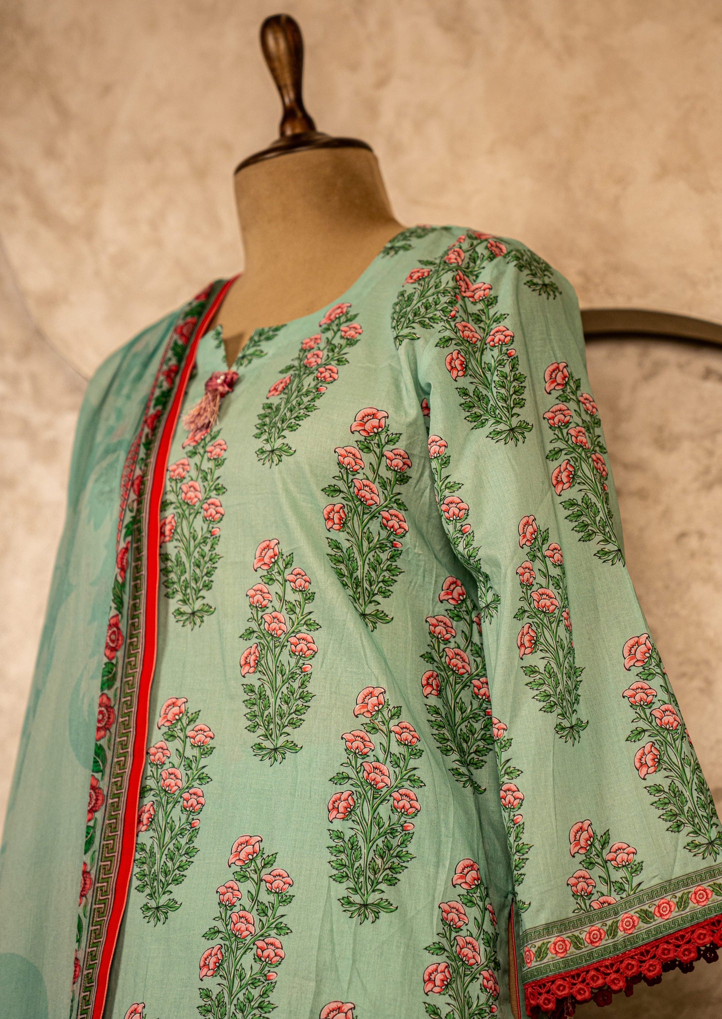 Green Lawn Suit With Chiffon Dupatta
