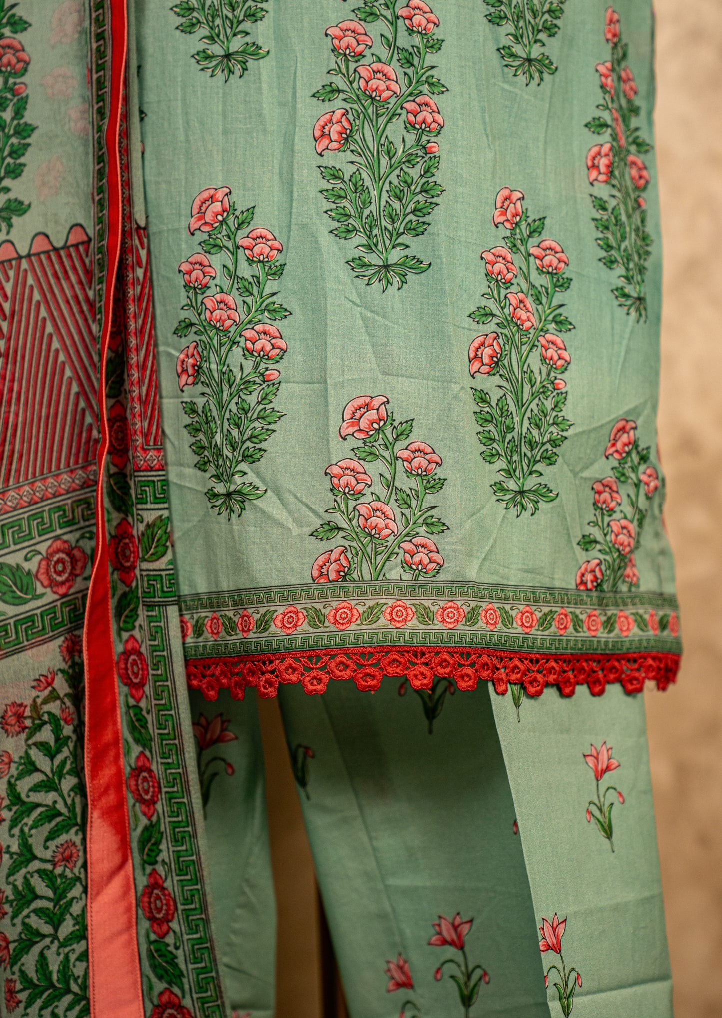 Green Lawn Suit With Chiffon Dupatta